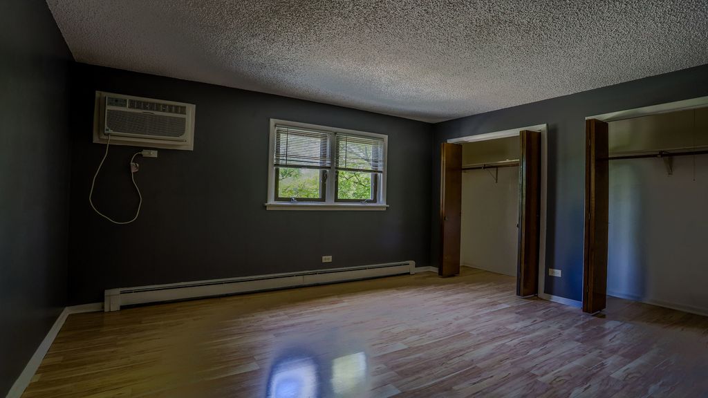 Image 13 of property listing at 6655 172nd Street 2A, Tinley Park, IL 60477