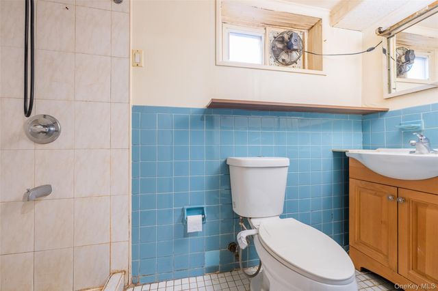 6124 228th Street, Oakland Gardens, NY 11364