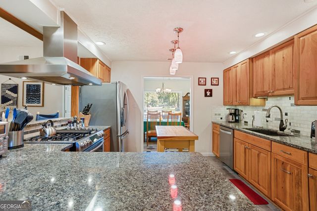 220 N Cromwell Road, Savannah, GA 31410