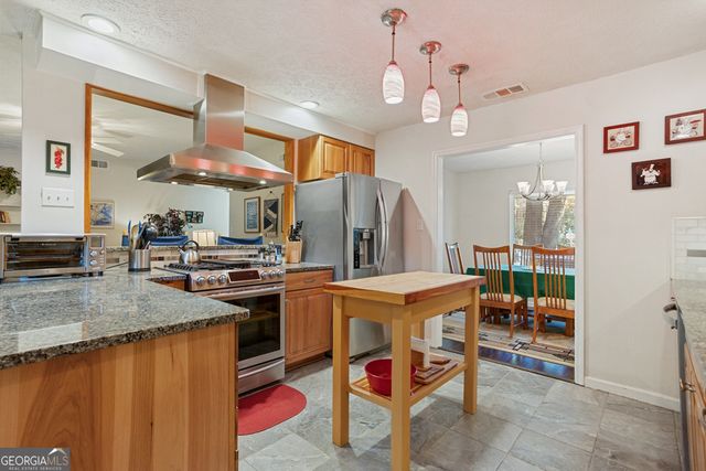 220 N Cromwell Road, Savannah, GA 31410