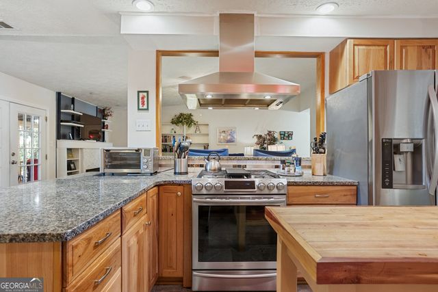 220 N Cromwell Road, Savannah, GA 31410