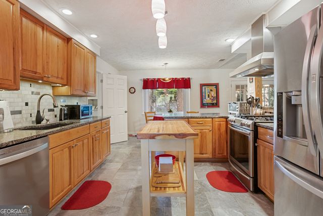 220 N Cromwell Road, Savannah, GA 31410