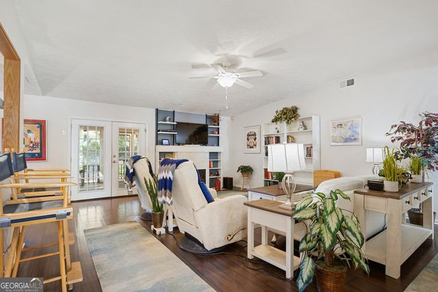 220 N Cromwell Road, Savannah, GA 31410