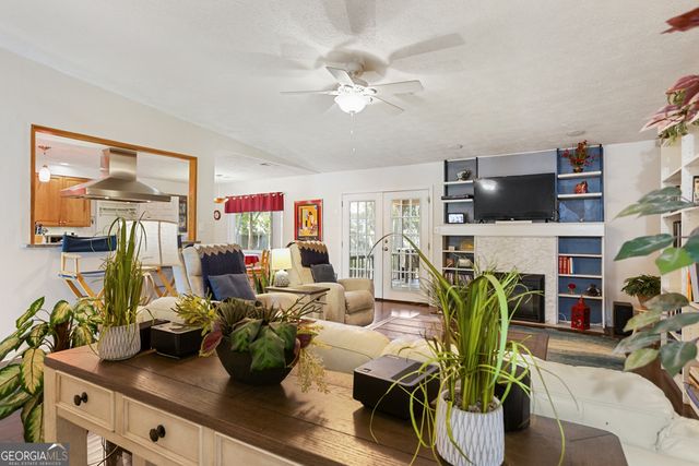 220 N Cromwell Road, Savannah, GA 31410