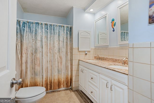 220 N Cromwell Road, Savannah, GA 31410