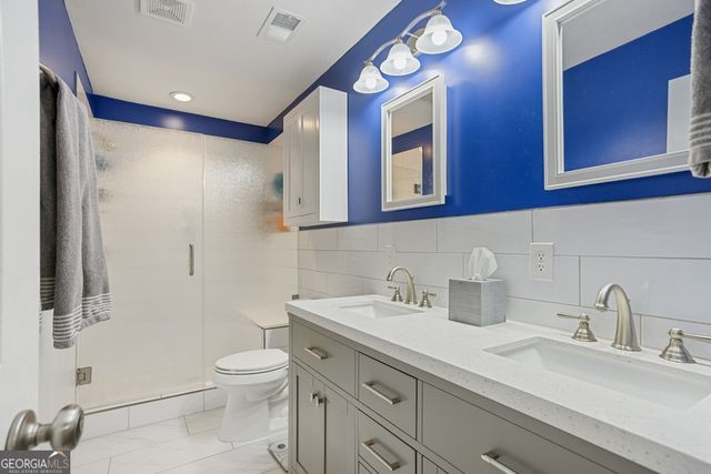 220 N Cromwell Road, Savannah, GA 31410