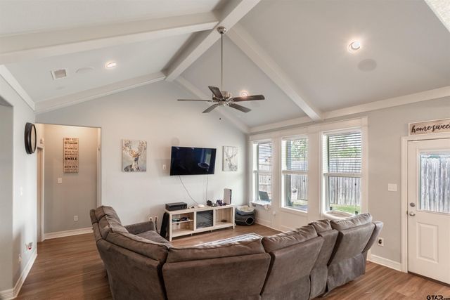 2802 Valley View St, Tyler, TX 75701