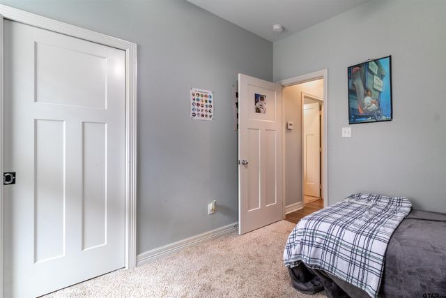 2802 Valley View St, Tyler, TX 75701