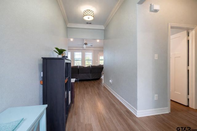 2802 Valley View St, Tyler, TX 75701