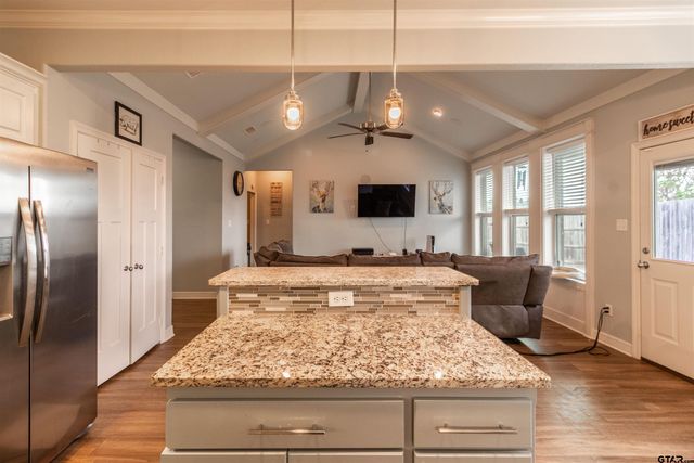 2802 Valley View St, Tyler, TX 75701