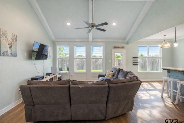 2802 Valley View St, Tyler, TX 75701