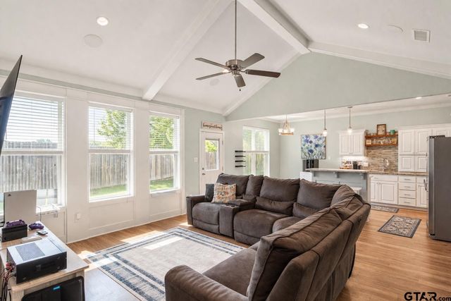 2802 Valley View St, Tyler, TX 75701