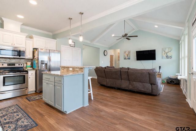 2802 Valley View St, Tyler, TX 75701