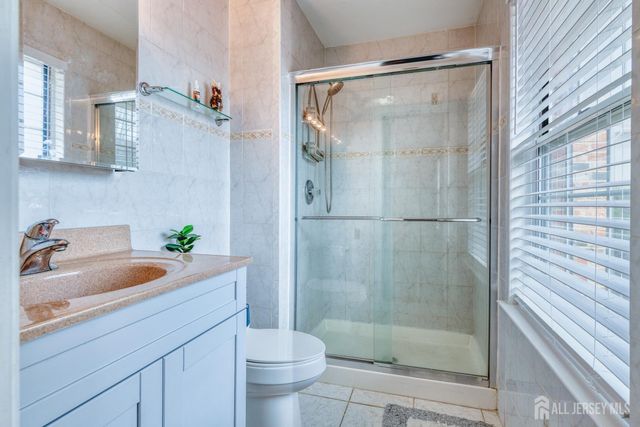 105 Neilly Court, Old Bridge, NJ 08857