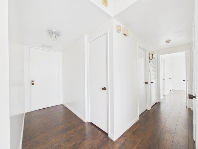 5001 Woodway Drive 1103, Houston, TX 77056