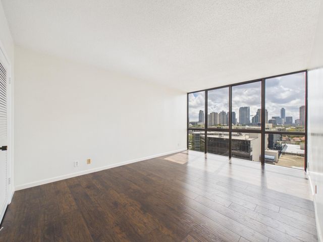 5001 Woodway Drive 1103, Houston, TX 77056