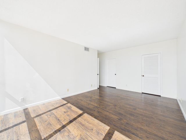 5001 Woodway Drive 1103, Houston, TX 77056