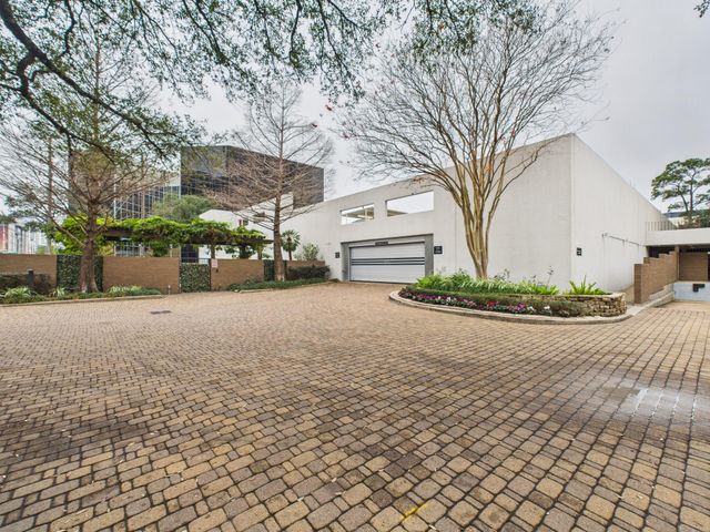 5001 Woodway Drive 1103, Houston, TX 77056