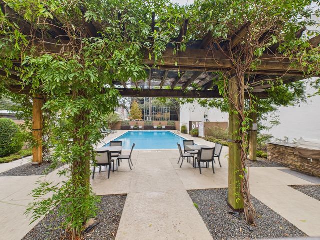 5001 Woodway Drive 1103, Houston, TX 77056