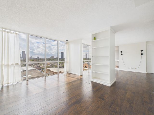 5001 Woodway Drive 1103, Houston, TX 77056