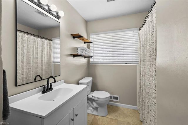 3525 Gamage DR, Norfolk, VA 23518