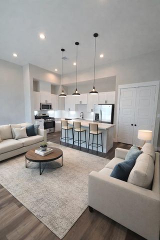 7710 Kivu Ln, Houston, TX 77055