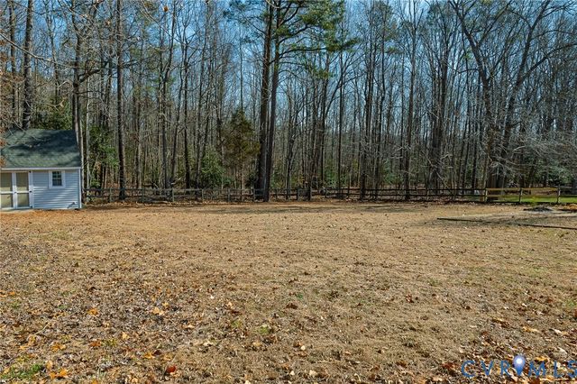 14331 Woodland Hill Dr, Colonial Heights, VA 23834