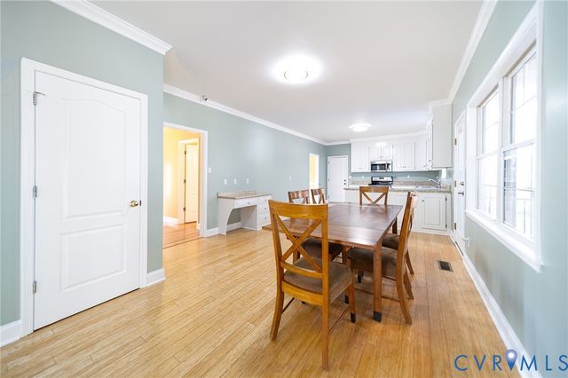 14331 Woodland Hill Dr, Colonial Heights, VA 23834