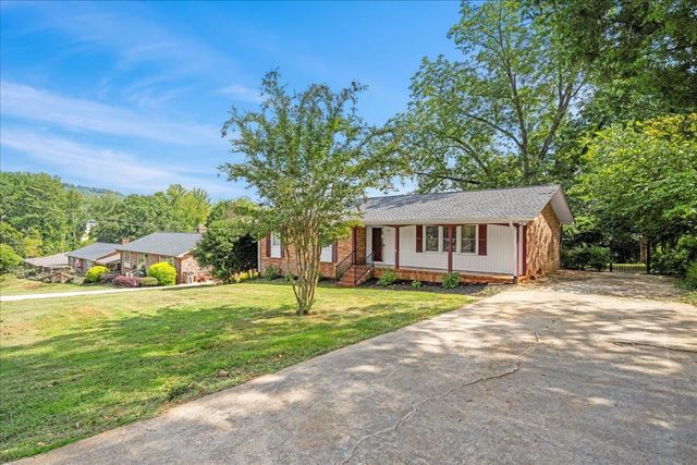 16 Starsdale Circle, Greenville, SC 29609