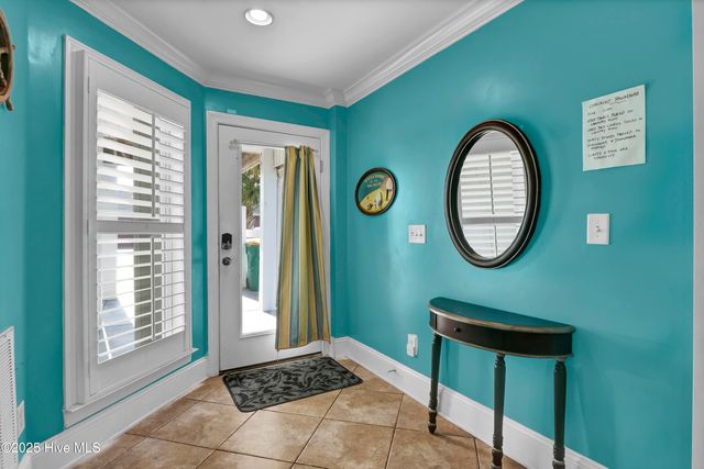 121 N 4th Avenue A, Kure Beach, NC 28449