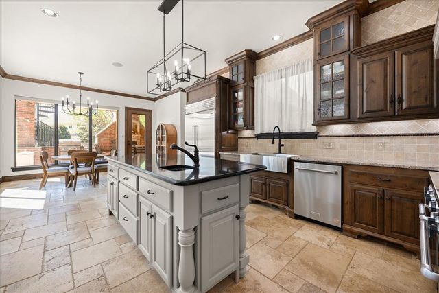 408 Oak Summit Road, Edmond, OK 73025