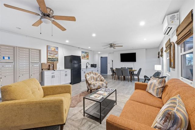841 4TH AVENUE N 27, St Petersburg, FL 33701