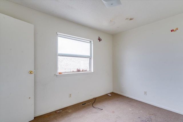 1602 E Del Mar, Wichita, KS 67216