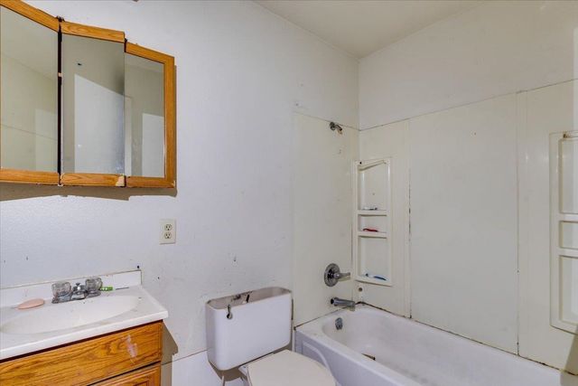 1602 E Del Mar, Wichita, KS 67216