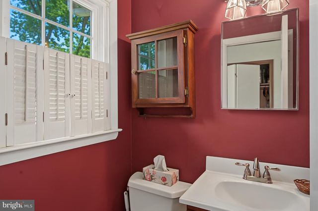 124 CHAPEL HILL DR, Newark, DE 19711