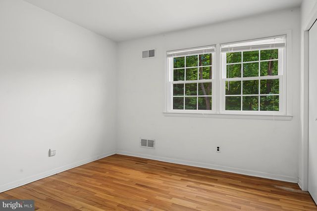 124 CHAPEL HILL DR, Newark, DE 19711