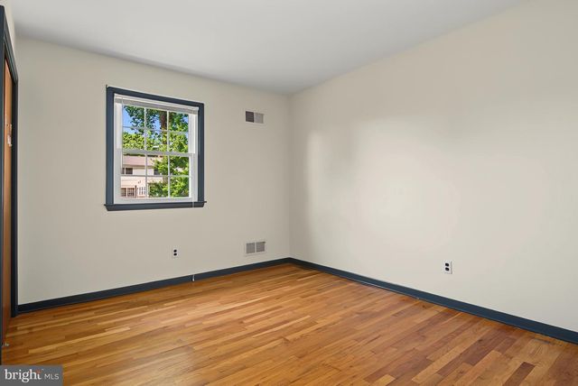 124 CHAPEL HILL DR, Newark, DE 19711