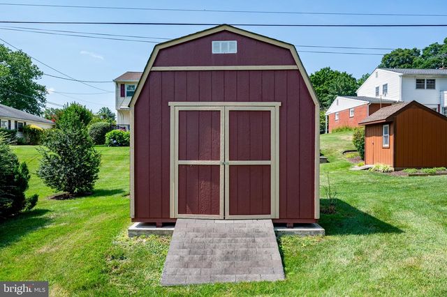 124 CHAPEL HILL DR, Newark, DE 19711