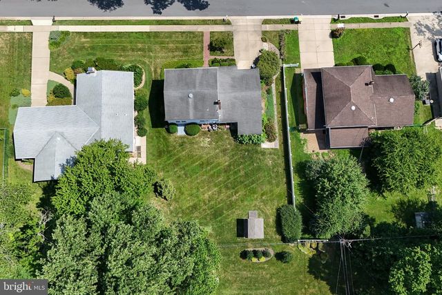124 CHAPEL HILL DR, Newark, DE 19711