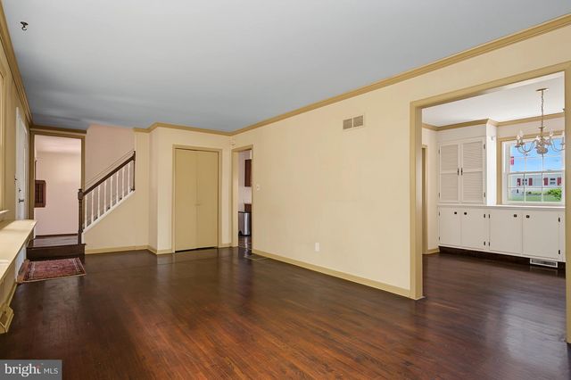 124 CHAPEL HILL DR, Newark, DE 19711