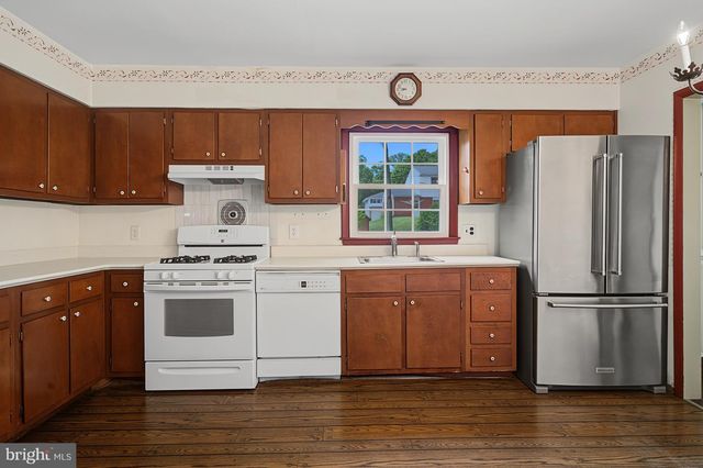 124 CHAPEL HILL DR, Newark, DE 19711