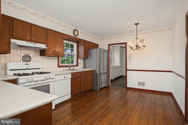 124 CHAPEL HILL DR, Newark, DE 19711