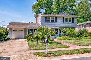 124 CHAPEL HILL DR, Newark, DE 19711