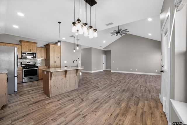 16217 Ridgeview Ln, Lindale, TX 75771