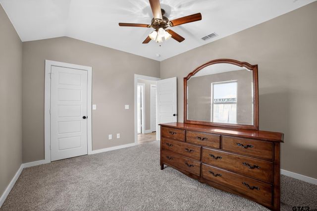 16217 Ridgeview Ln, Lindale, TX 75771