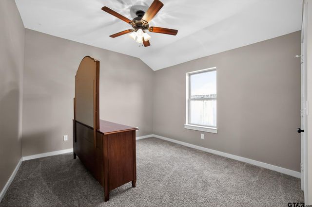 16217 Ridgeview Ln, Lindale, TX 75771