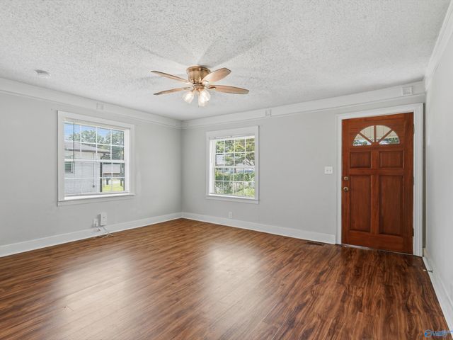2906 6th Avenue SW, Huntsville, AL 35805