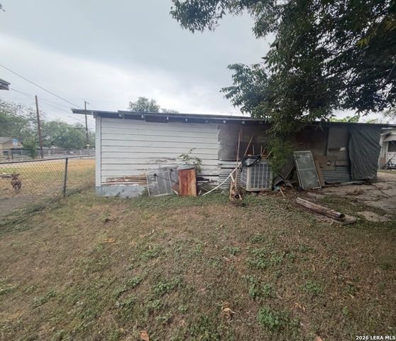 670 Kendalia Ave, San Antonio, TX 78221
