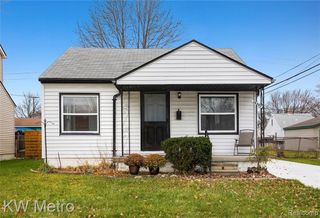 28207 Grant Street, Saint Clair Shores, MI 48081