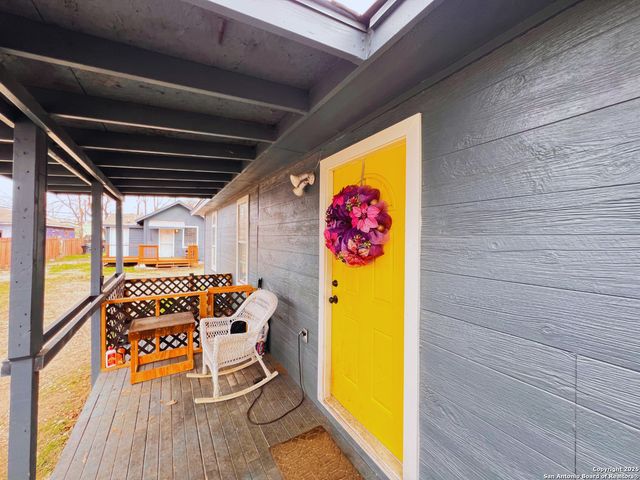 1046 Rivas St, San Antonio, TX 78207